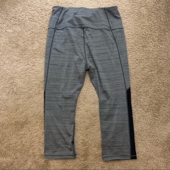 Cropped Reebok Athletic Pants - Picture 3 of 3